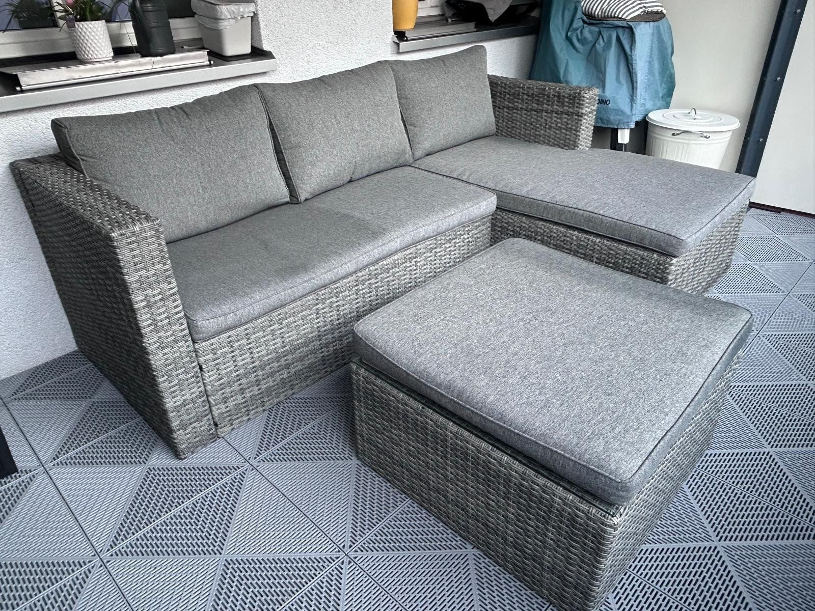 Livique Sofas: Lounge-Set: Sofa + 2-in-1 Tisch (Tisch oder Hocker) – D'occasion à St.Gallen par ennio.d 1
