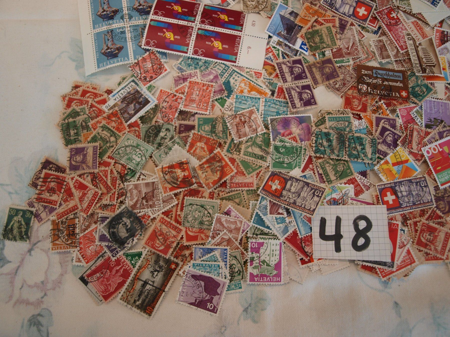Tutti i francobolli: 1000 Schweizer Briefmarken über 70g Gebraucht siehe Bilder – Usato da Aarau venduto da Marcele0 4