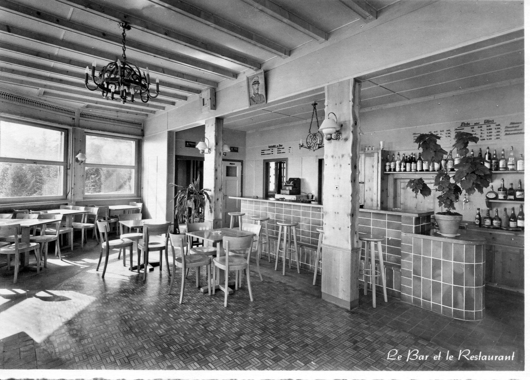 Cartoline postali: Crans sur Sierre - Restaurant du Mont-Blanc – Usato da Les Avants venduto da Jaman7