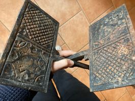 Fer à bricelet vaudois 1878 Brezeleisen antik