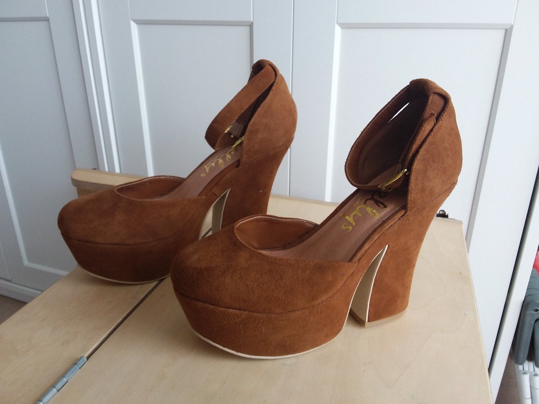 Scarpe da donna: Chaussures à plateforme Shellys  T38 – Nuovo e nell'imballaggio originale da Chêne-Bourg venduto da Fio994