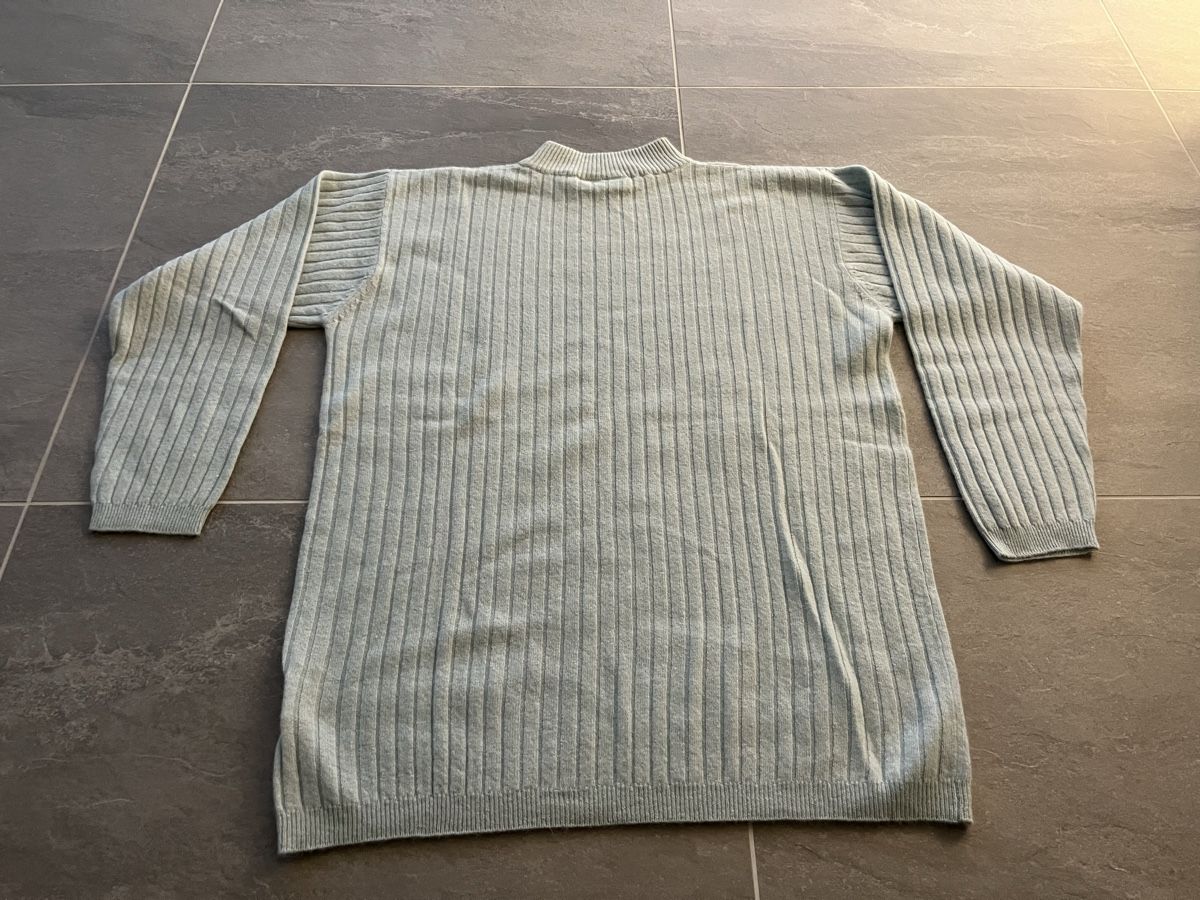 Pullover & Sweatshirts: Pullover – Gebraucht aus Fraubrunnen von amm_7kp6