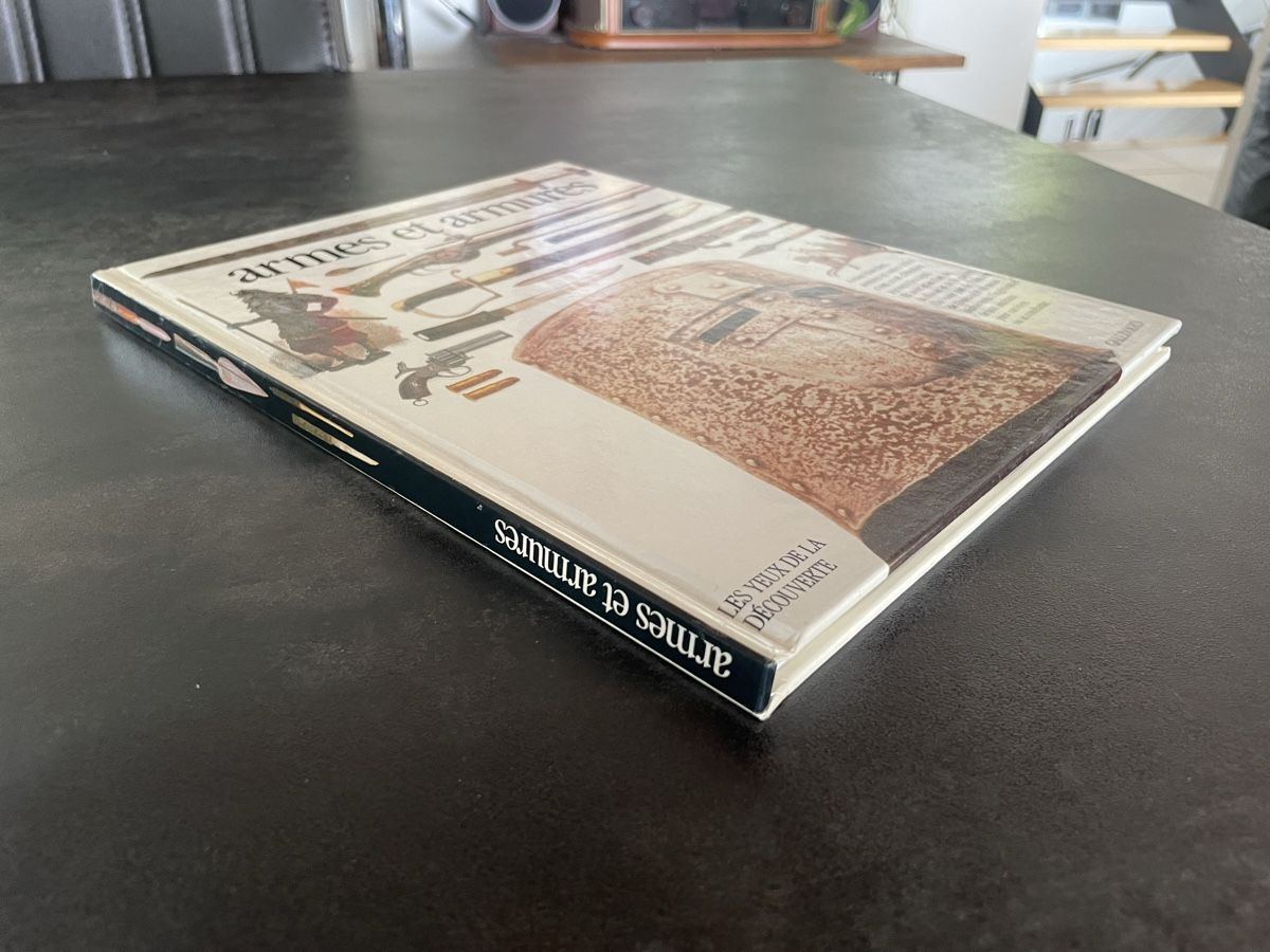 Bücher: Livre "Armes et armures" Gallimard – Gebraucht aus Vallamand von Bricbracbroc82 1