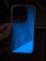 iPhone 15 Pro Handyhülle mit leuchtendem Sand, blau, wie neu