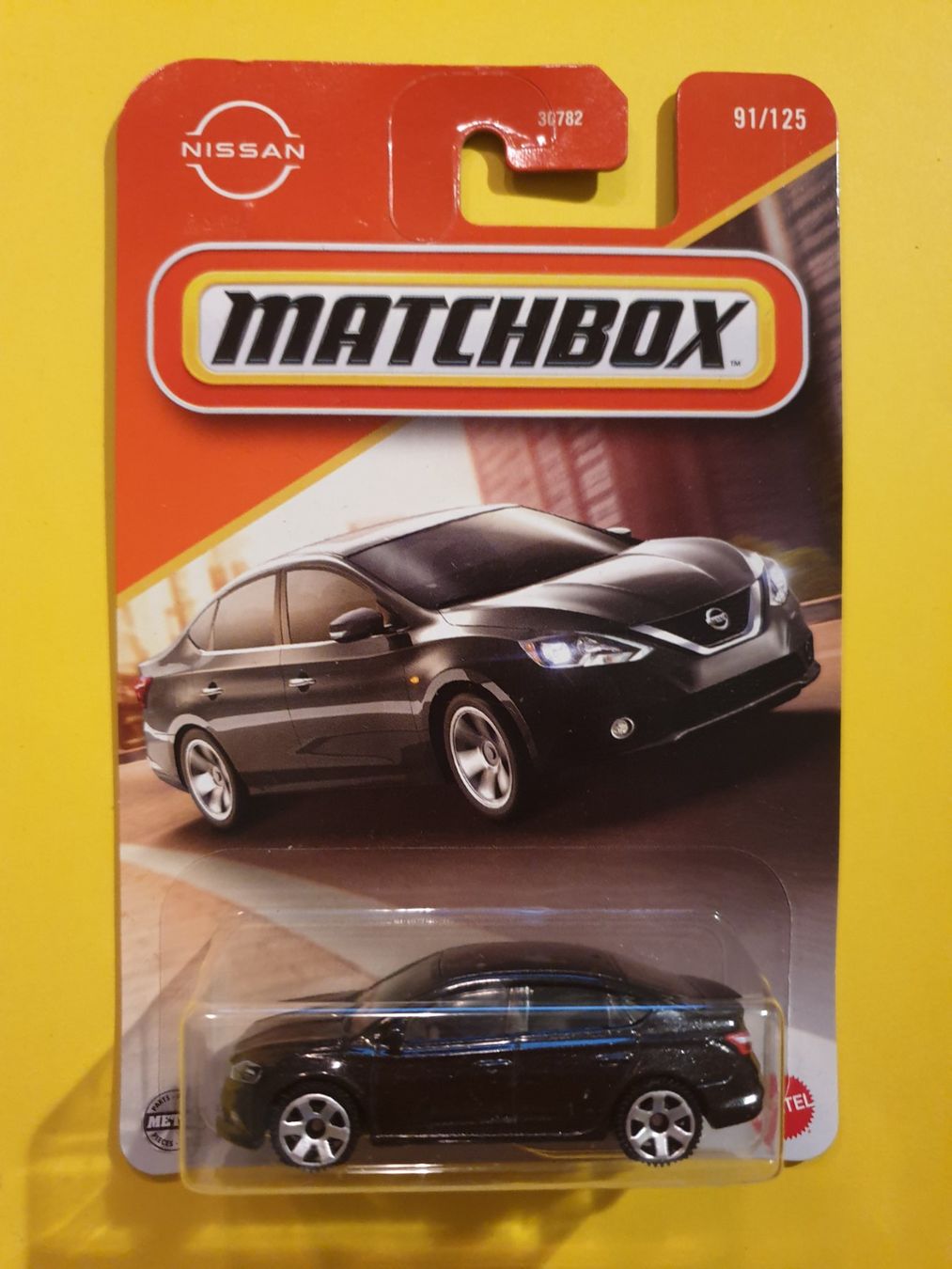 Matchbox Modellini d'auto: 2 x Matchbox 2016 NISSAN SENTRA – Nuovo e nell'imballaggio originale da Oftringen venduto da Rotor 3