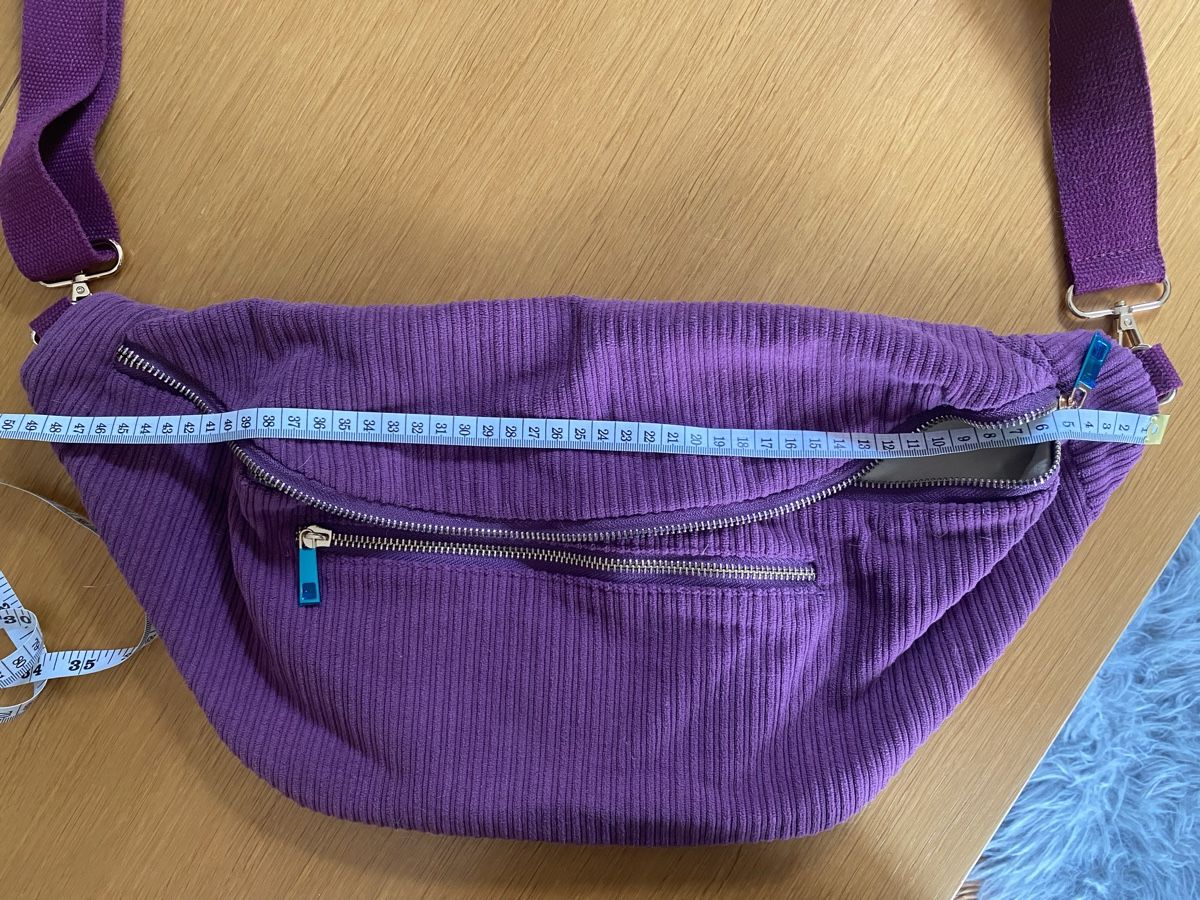 Borse: Purple Corduroy Sling Bag Width 35cm Good Condition – Nuovo (secondo la descrizione) da Zürich venduto da oci_qh9f 1