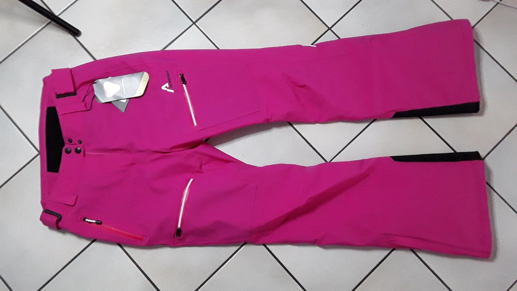 Hosen: albright skihose primaloft. Gr 36,38 – Neu und originalverpackt aus Dagmersellen von L.Ga. 1