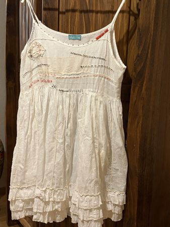 Robe Giacomo Cinque blanche avec broderies bon état