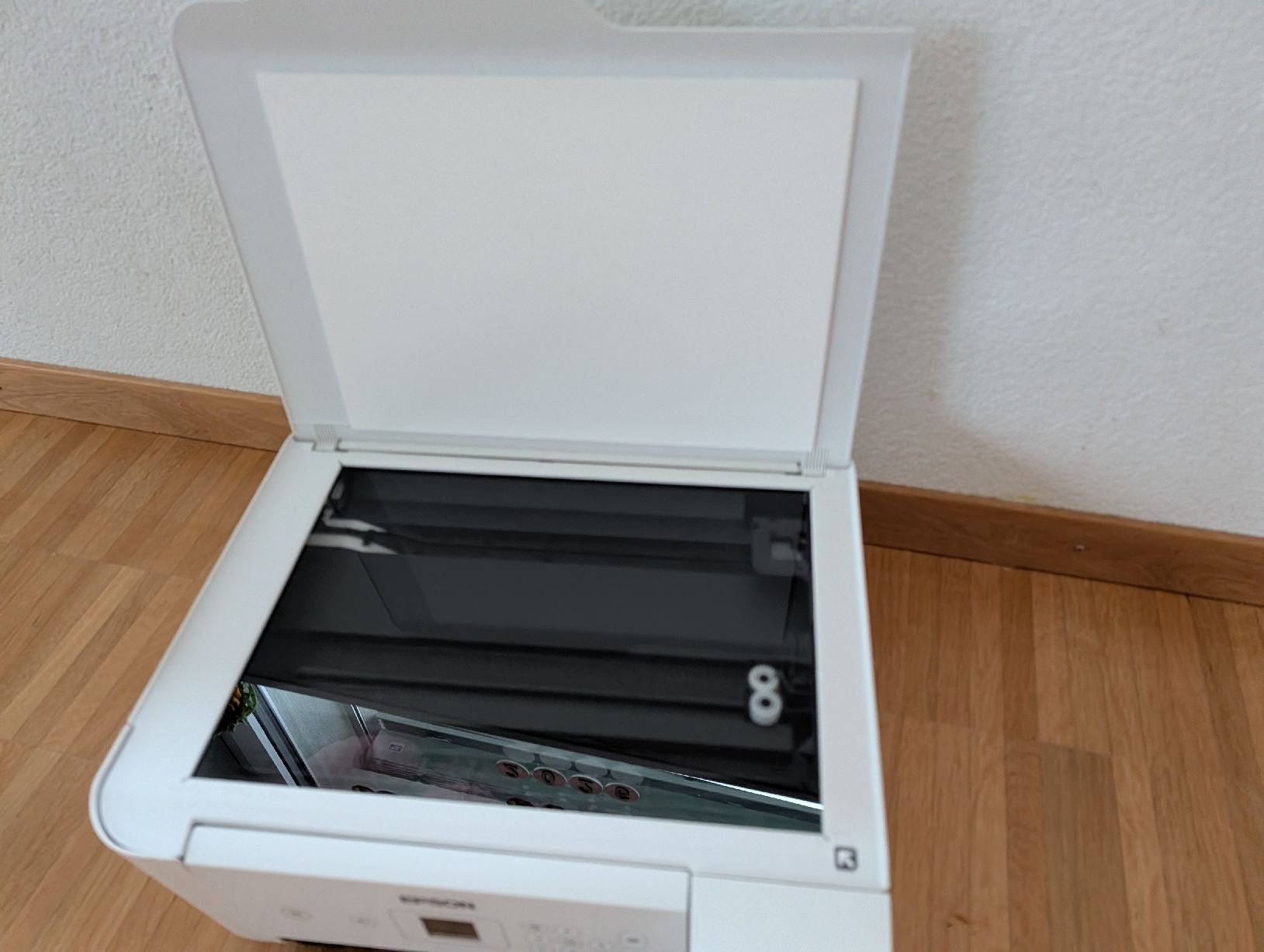 Epson Imprimantes: Epson ET-2726 Multifunktionsdrucker WLAN -  defekt – Défectueux à Uetikon am See par leaspa 2