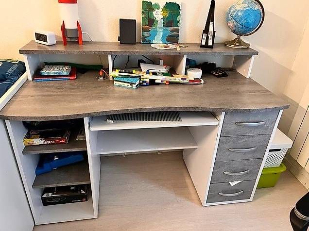 Scrivanie: Desk – Usato da Le Grand-Saconnex venduto da lol_zs8k