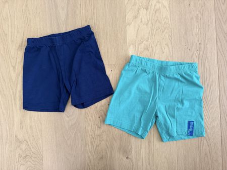 2x Shorts Gr. 98/104