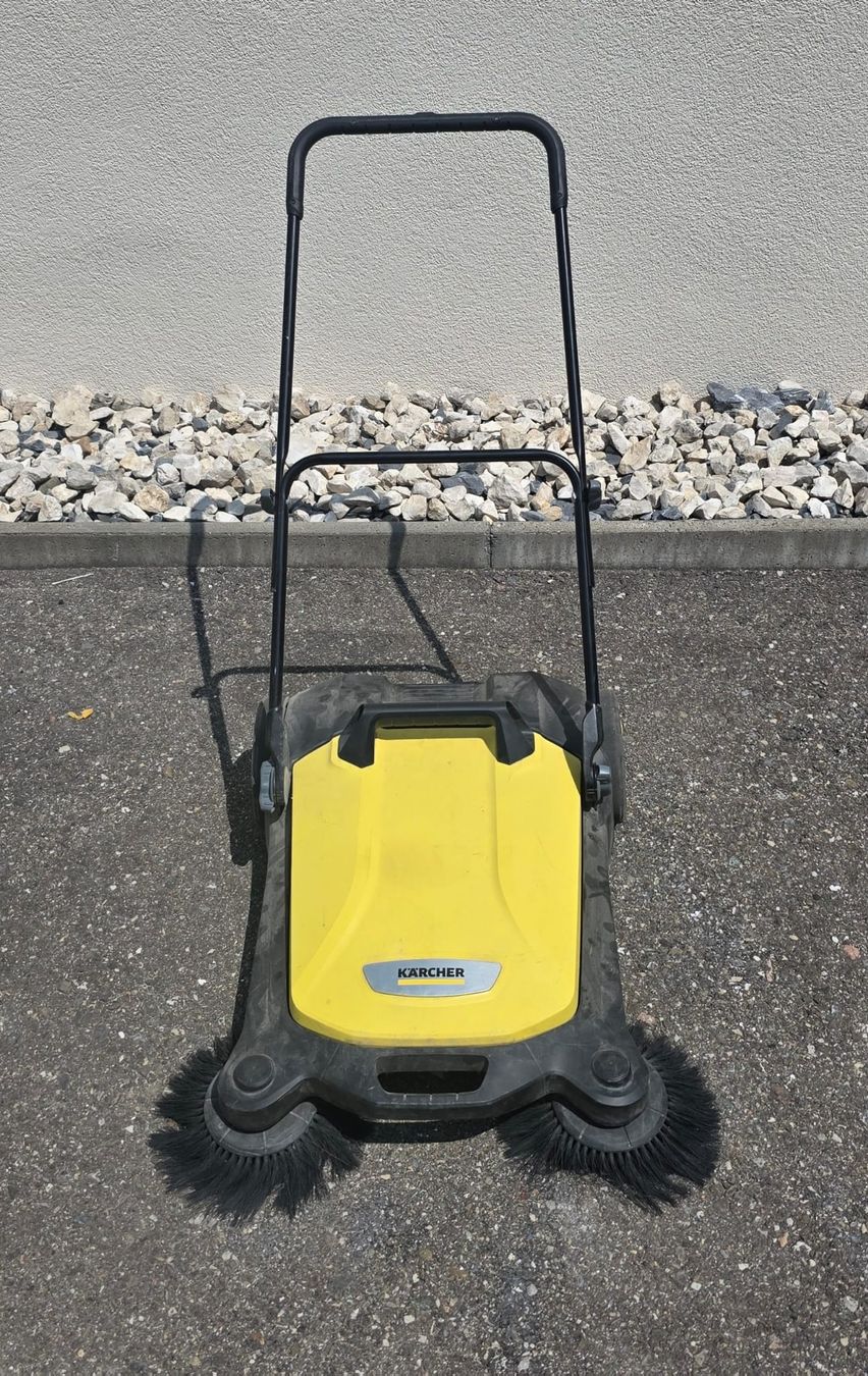 Kärcher Toutes les machines: Kehrmaschine Kärcher S 650  – Défectueux à Rheinsulz par Dred
