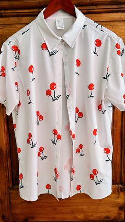 Herren-Hemd weiss mit Kirschenprint, Grösse M, neu