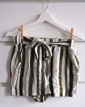 kurze Hose / Stoffhose