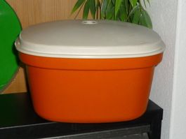 TUPPERWARE DECKEL MIT GEBRAUCHSSPUREN.  SIEHE FOTO