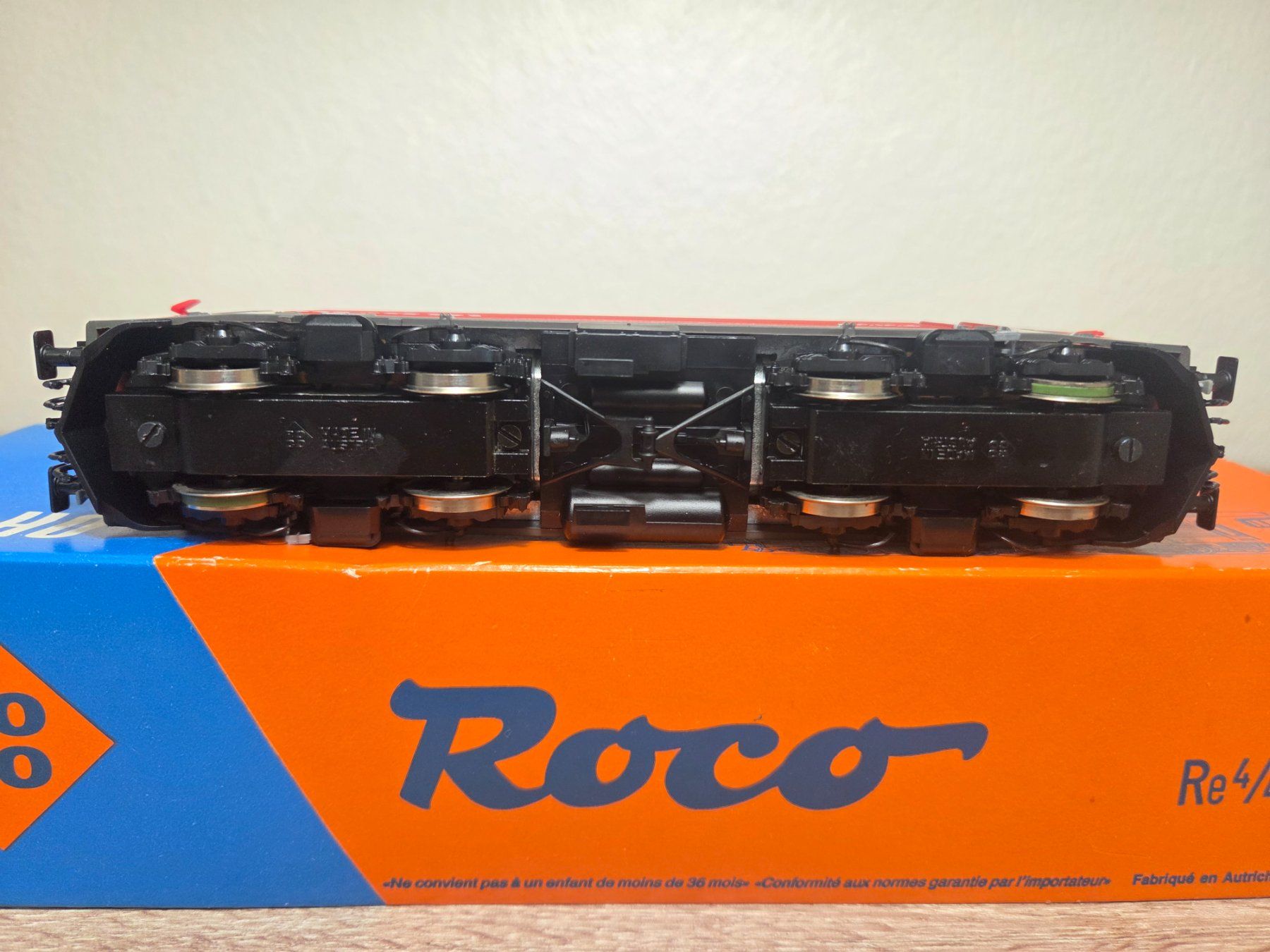 Roco Modellini di ferrovie: Roco 04178 D E-Lok 10104 SBB H0 – Usato da St-Aubin-Sauges venduto da Lo_Go 5