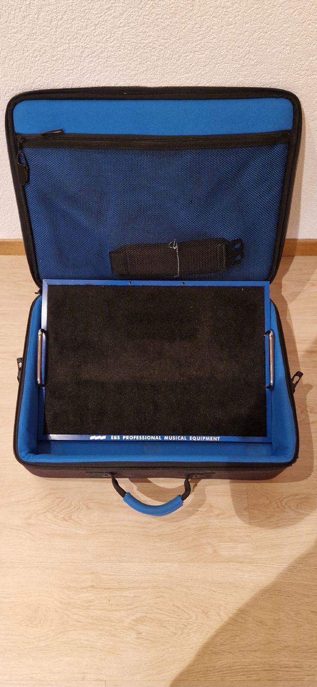 Strumenti musicali: EBS Pedalboard – Usato da Niedermuhlern venduto da Mahkah.65