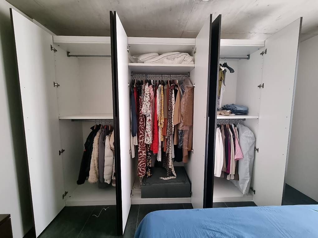 Armadi: Camera da letto completa- armadio, cassettiera e comodino – Usato da Tesserete venduto da sar_rt6f 1