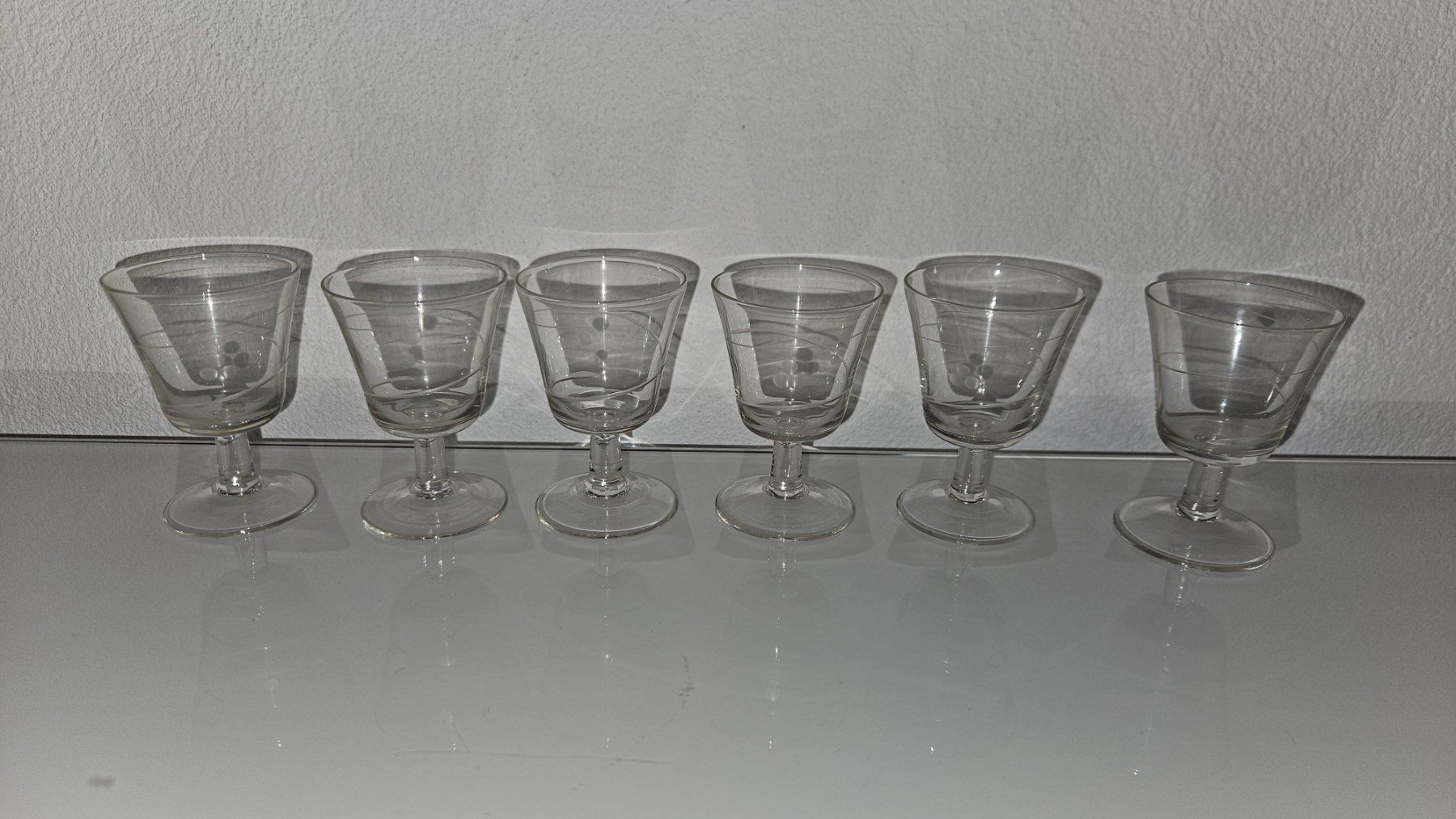 Gläser: 6 bicchierini per liquore finemente decorati – Gebraucht aus Melano von H-Sara