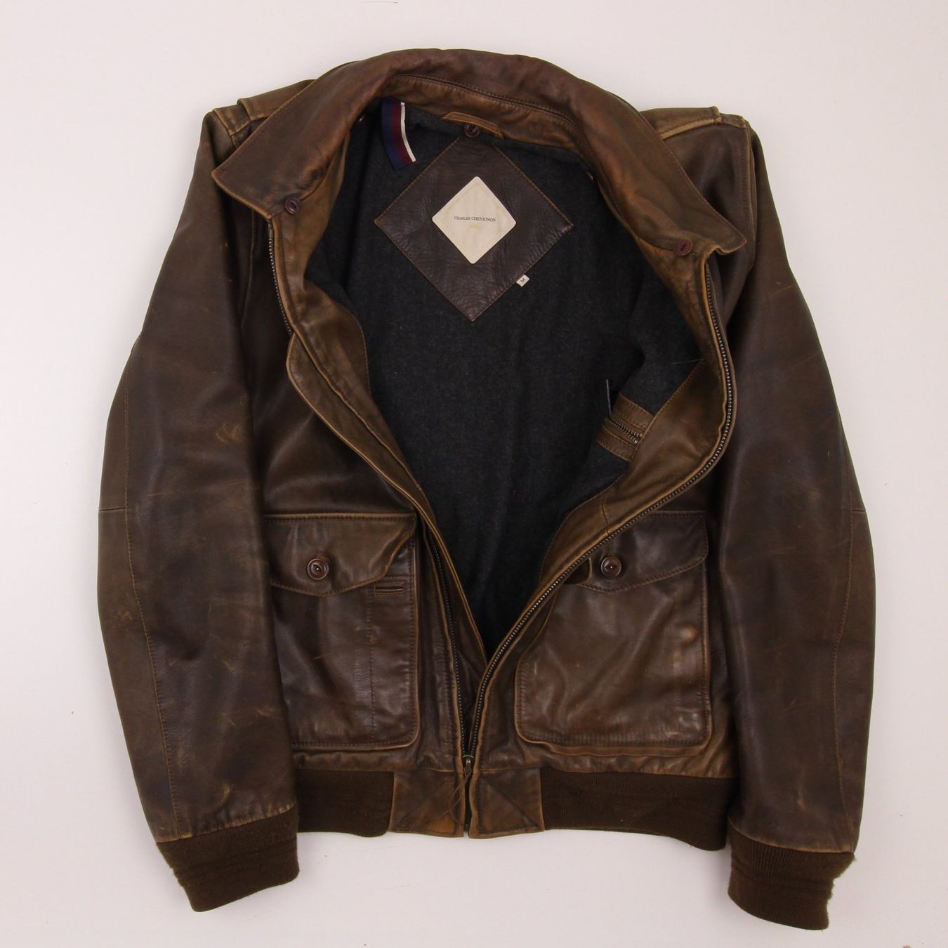 Chevignon Giacche: Charles Chevignon Calfskin Leather Jacket – Usato da Bern venduto da Padeeeh 1