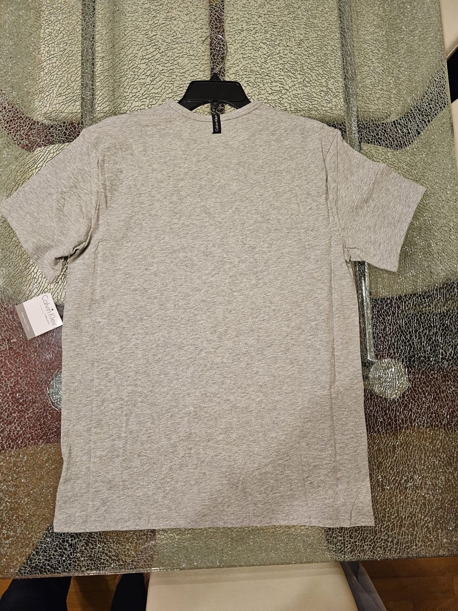 Calvin Klein T-shirts: Calvin Klein Gr. L – Neuf (Voir description) à Luzern par Reni025 3
