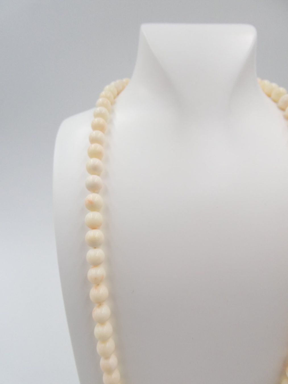 Catenine: COLLIER AUS HELLEN KORALLEN – Usato da Luzern venduto da EdiGem 2