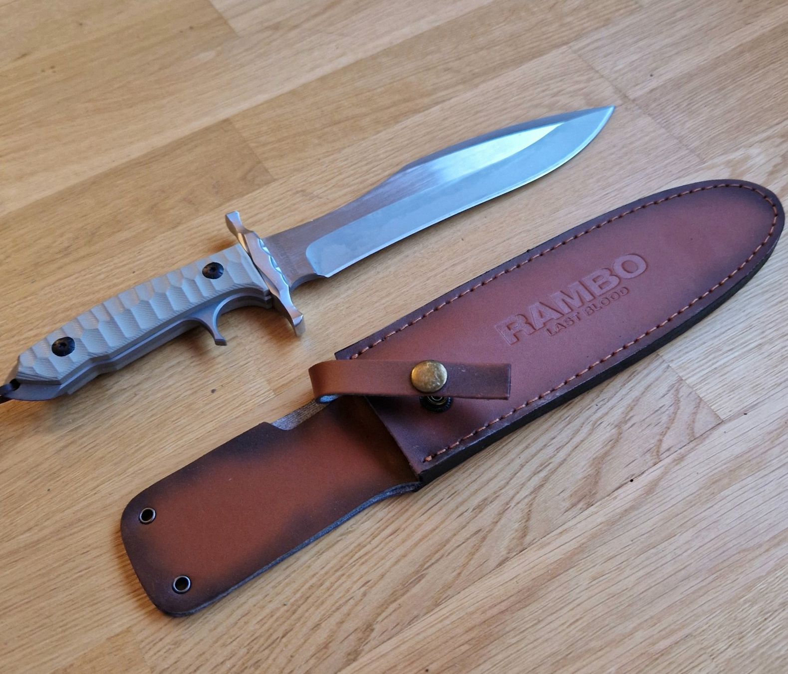 Accessori: Messer Rambo messer – Nuovo e nell'imballaggio originale da Dorf venduto da Messer-Schweiz