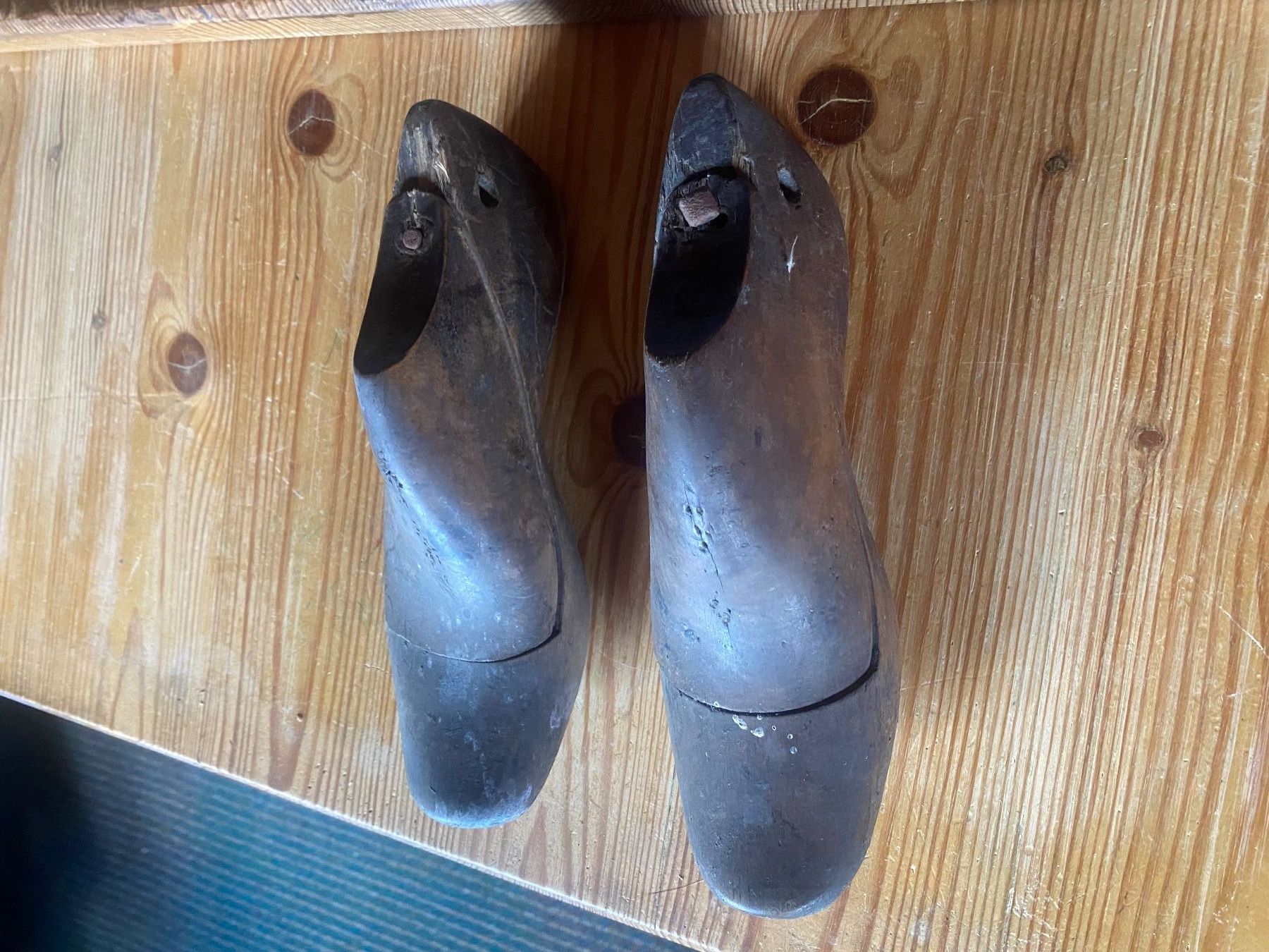 Articoli in legno: Antike Paar Schusterleisten Holz gr.36 – Usato da Präz venduto da Eroberto