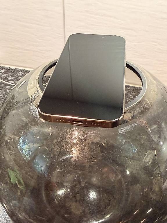 Handys / Smartphones: iPhone 16pro 512 GB – Gebraucht aus Herrliberg von sas_y872 3
