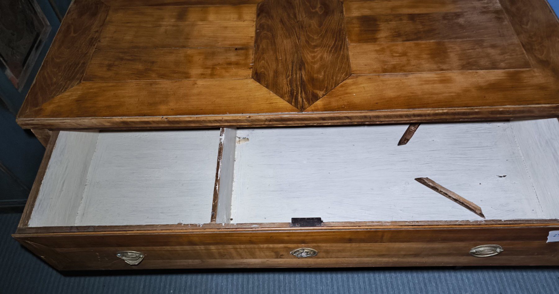 Kommoden: Spitzfußkommode ca.1790–1820 – Gebraucht aus Rorschacherberg von snOOpydOg11 2