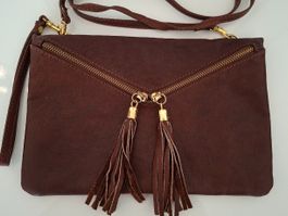 Pochette en cuir marron à bandoulière – pompons