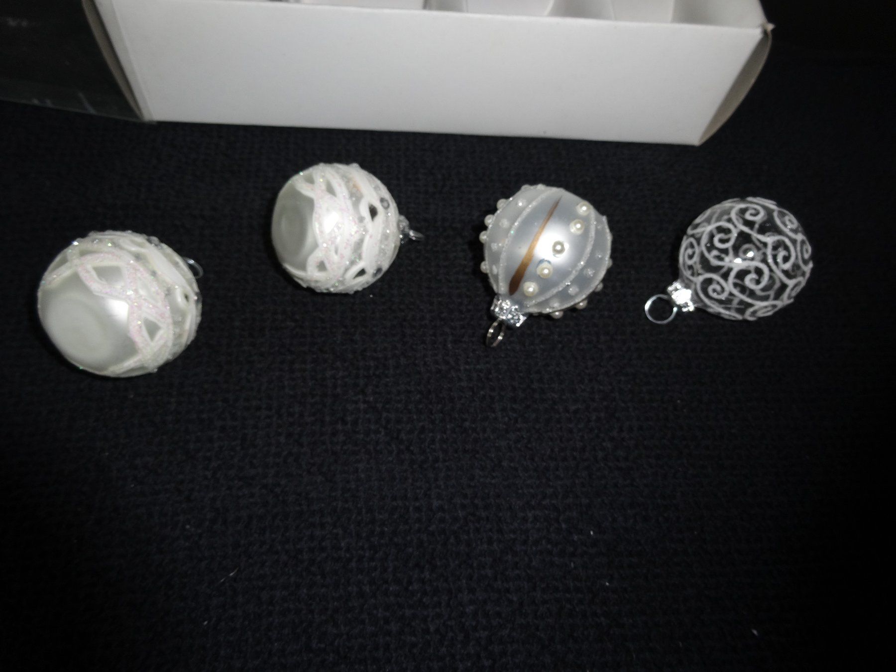 Tutte le decorazioni: 4 alte Christbaumkugeln – Usato da Neerach venduto da jenny062 2