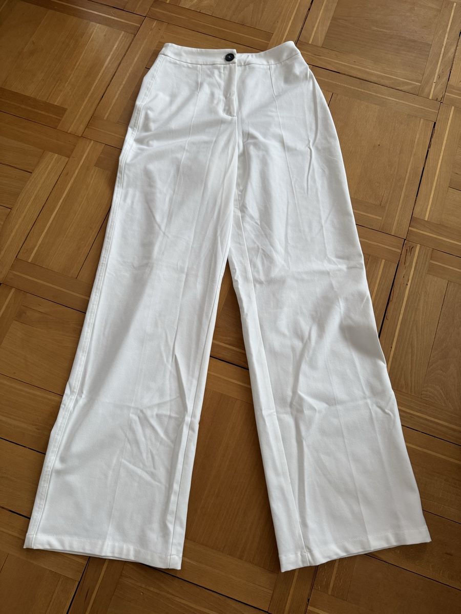 Bershka Pantaloni: Bershka Stoffhose, weiss, Grösse 36 – Usato da Wittenbach venduto da Apicel