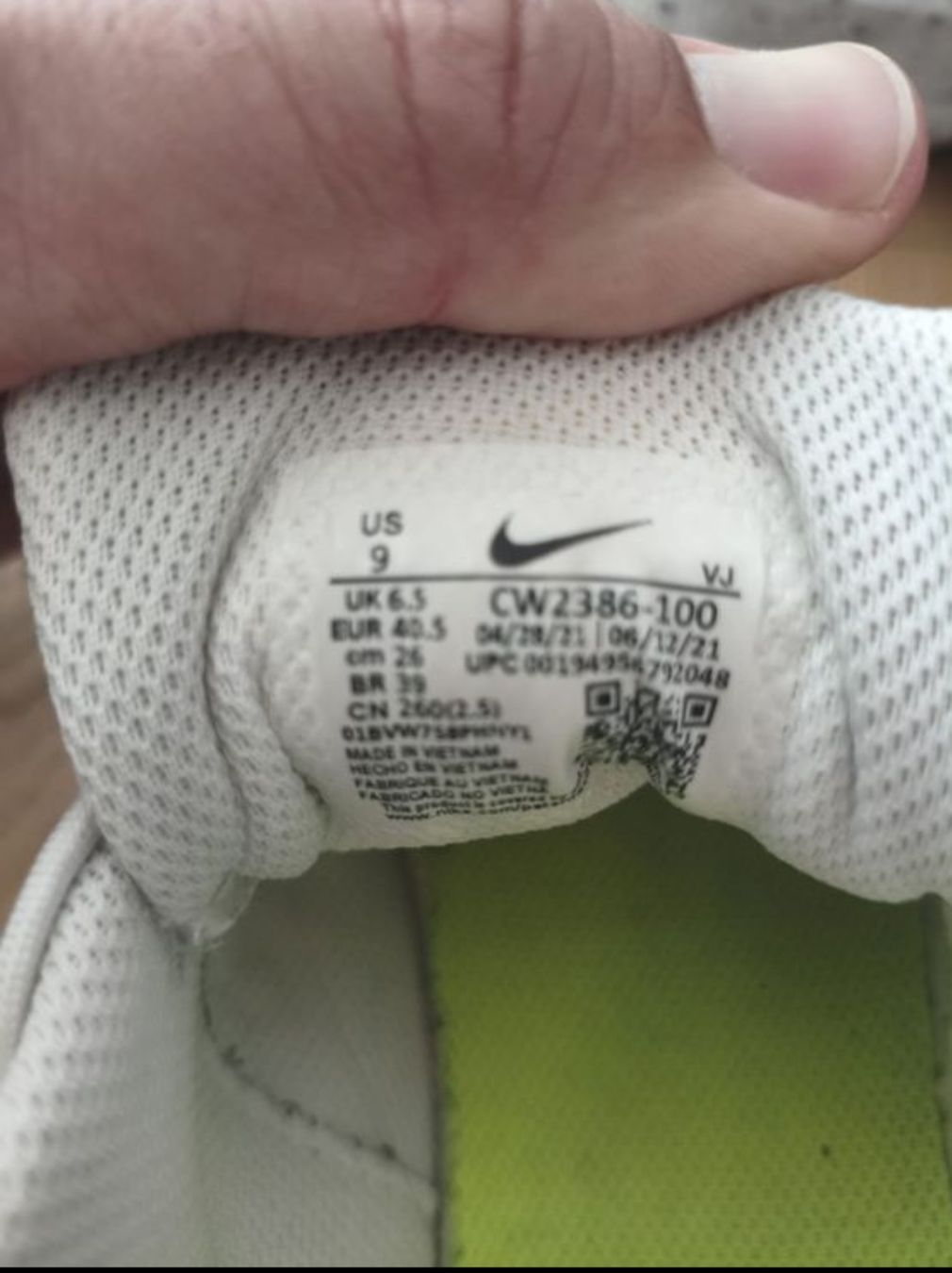 Nike Chaussures hommes:  Nike Grösse 40.5  – D'occasion à Zermatt par Sweety1962 1