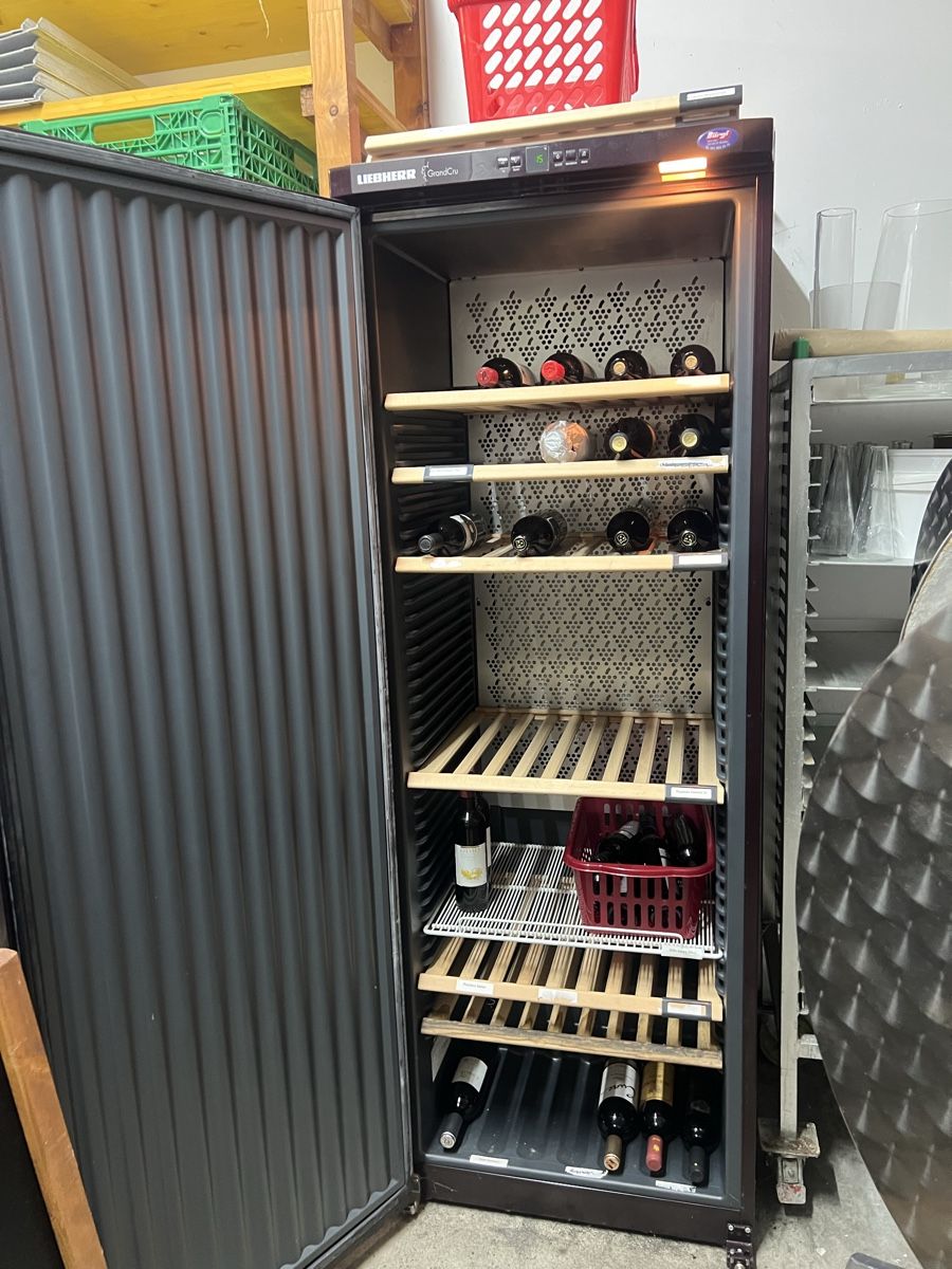 Schränke: Weinschrank – Gebraucht aus Kleinwangen von Too_NI 1