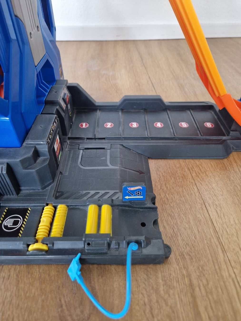 Giocattoli: Hot Wheels Mega Garage – Usato da Oberbüren venduto da dani_brunner 9