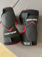 Ice hockey goalkeeper knee protection Bauer