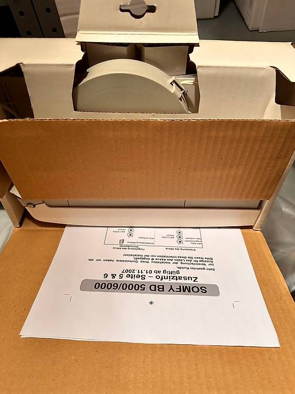Somfy Tende da sole: Somfy Gurtwickler Elektrisch mit FB.  Unterputz – Usato da Meilen venduto da Amanda 3