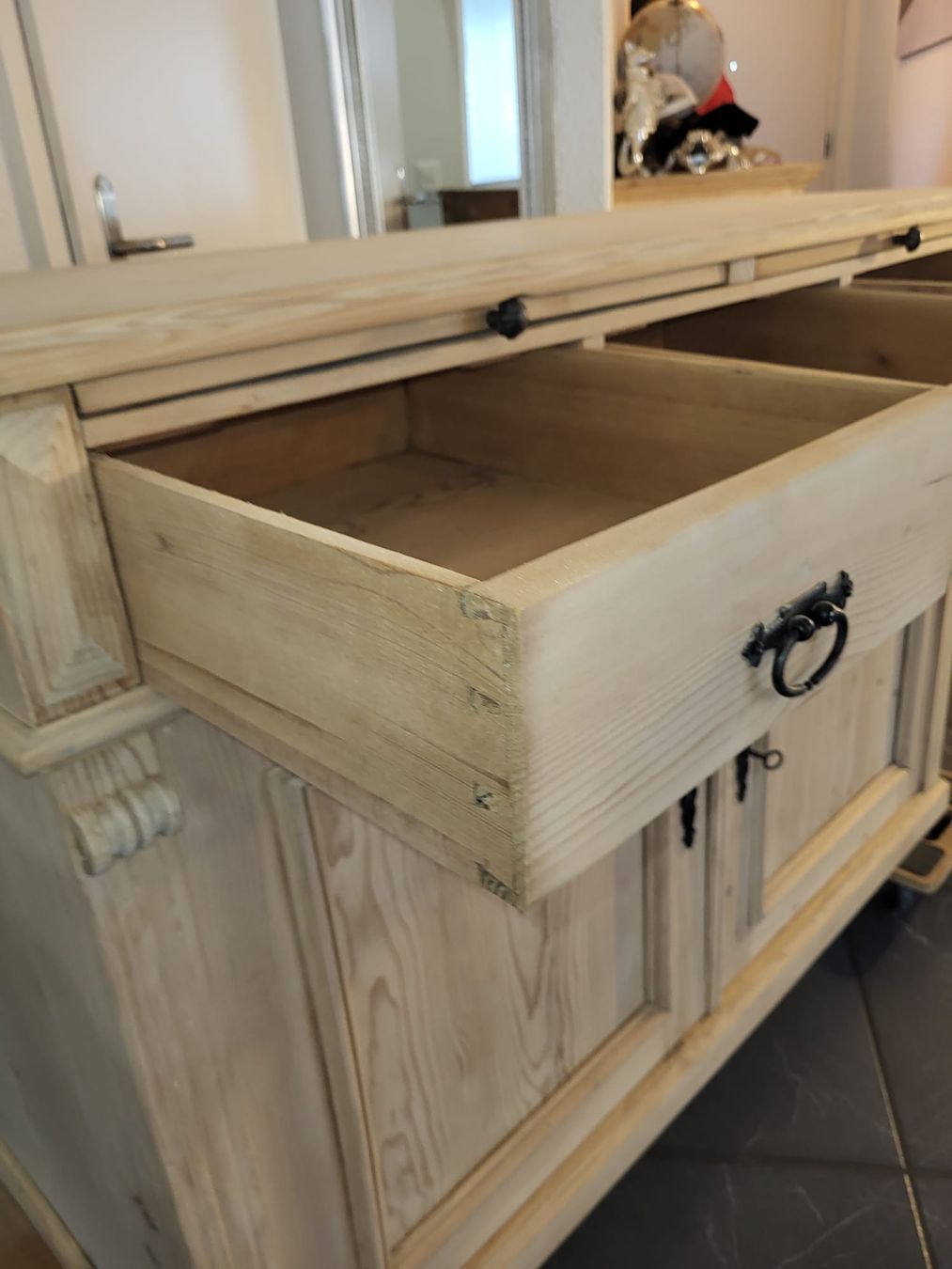 Commodes: Wunderschöne antike Kommode/Anrichte restauriert – D'occasion à Hofstetten SO par famburgert 5