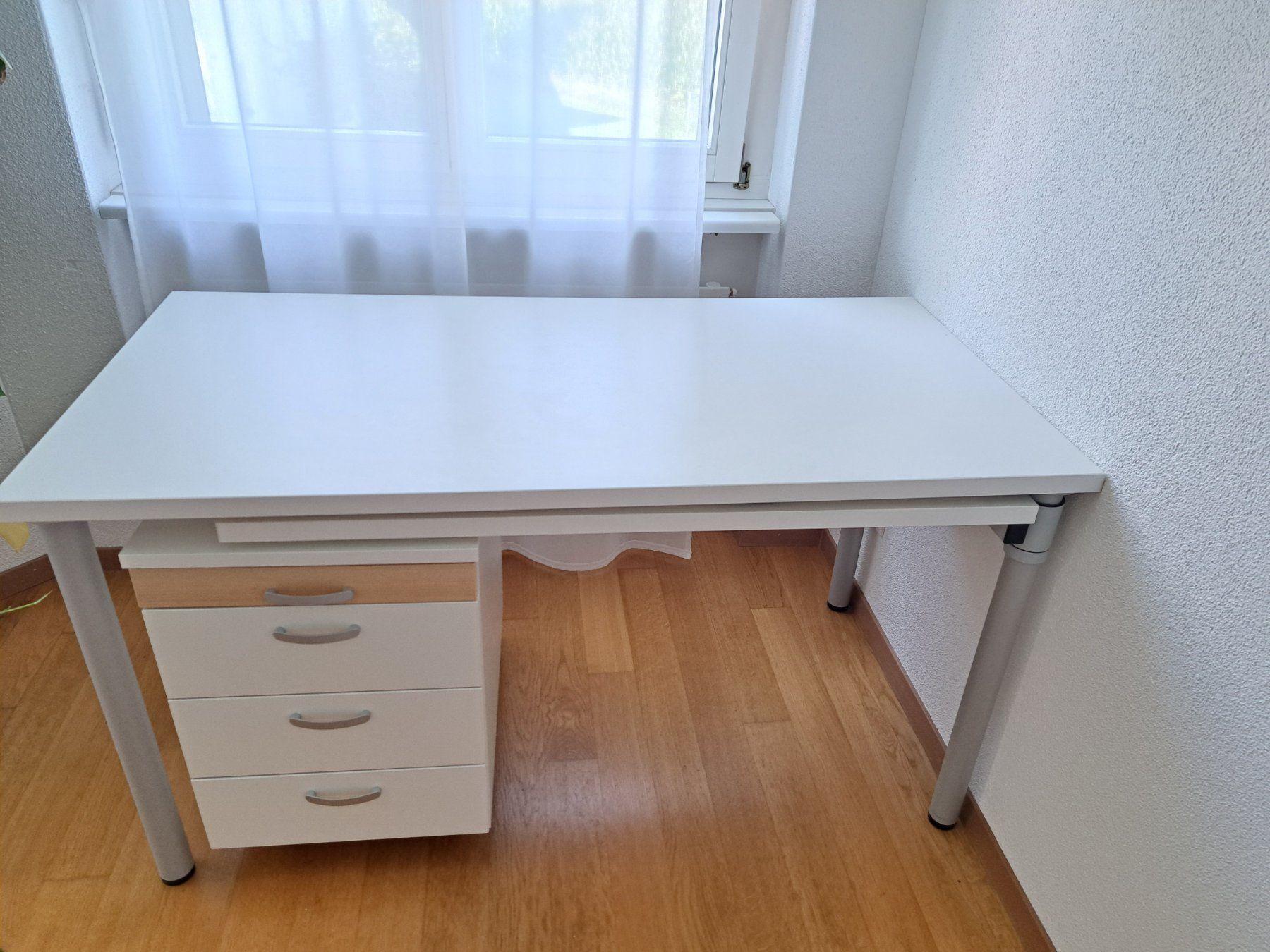 Bureaux: Schreibtisch ein- und ausklappbar zu Ecktisch mit Korpus – D'occasion à Baar par jdr_nb97 1