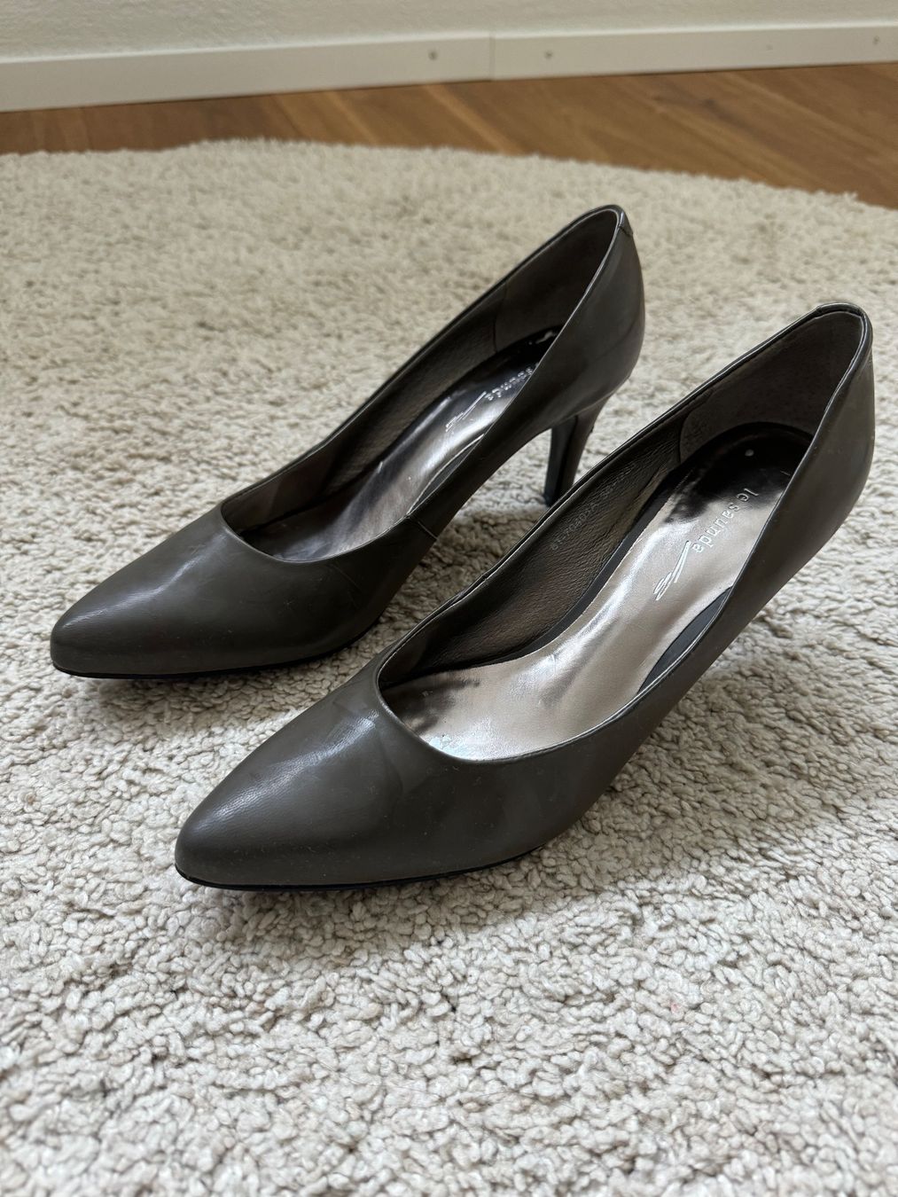 Scarpe da donna: Stöckelschuhe in grau – Usato da Binningen venduto da lea_5mf8 1