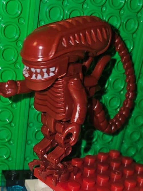 Figurines: Alien Xenomorph Figur rot – D'occasion à Oberuzwil par Peppi56 3