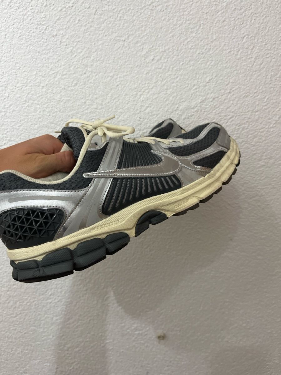 Nike Herrenschuhe: Nike Vomero 5 – Neu (gemäss Beschreibung) aus Kleinwangen von cwy_2l5p