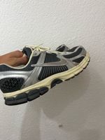 Nike Vomero 5
