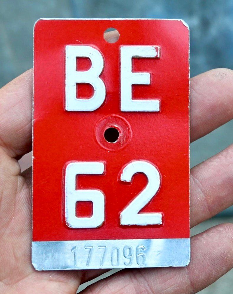 Insegne: Velonummer BE 62 von 1962 - Bern 177096 – Usato da Pfaffhausen venduto da mono_rec 1