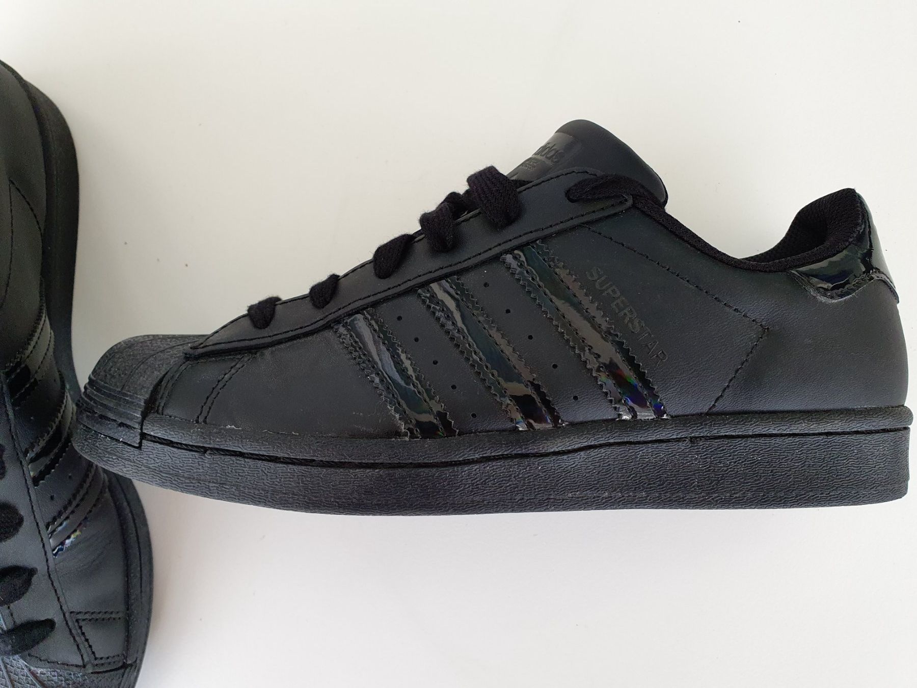 adidas gazelle silver green womens Scarpe Donna ADIDAS Sneakers linea Superstar J colore Bianco e Rosso a  sconto  Cuoieriashop