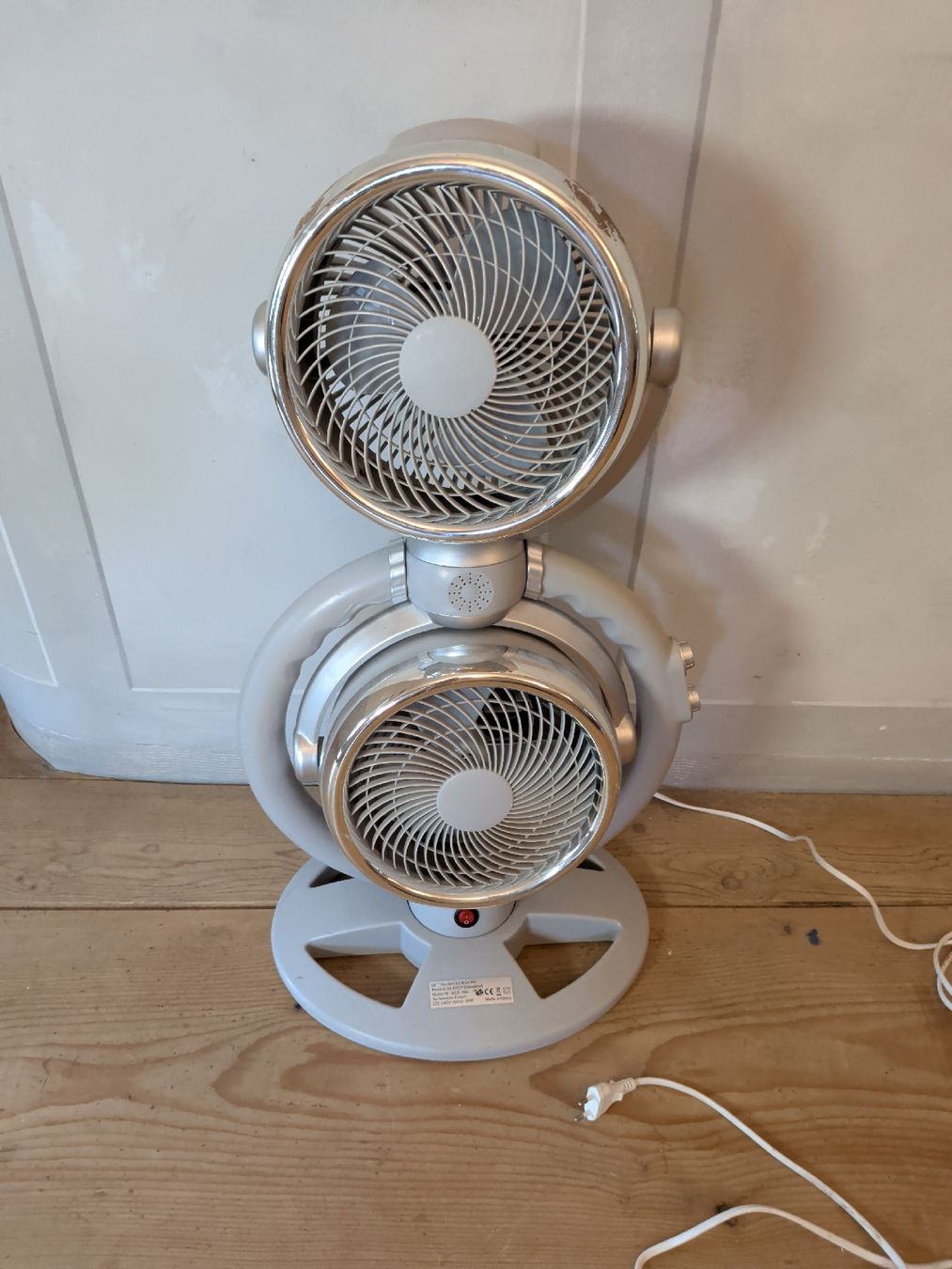 Ventilatoren: Standventilator grau mit zwei Gebläsen – Gebraucht aus Dietfurt von Subforce1853 2