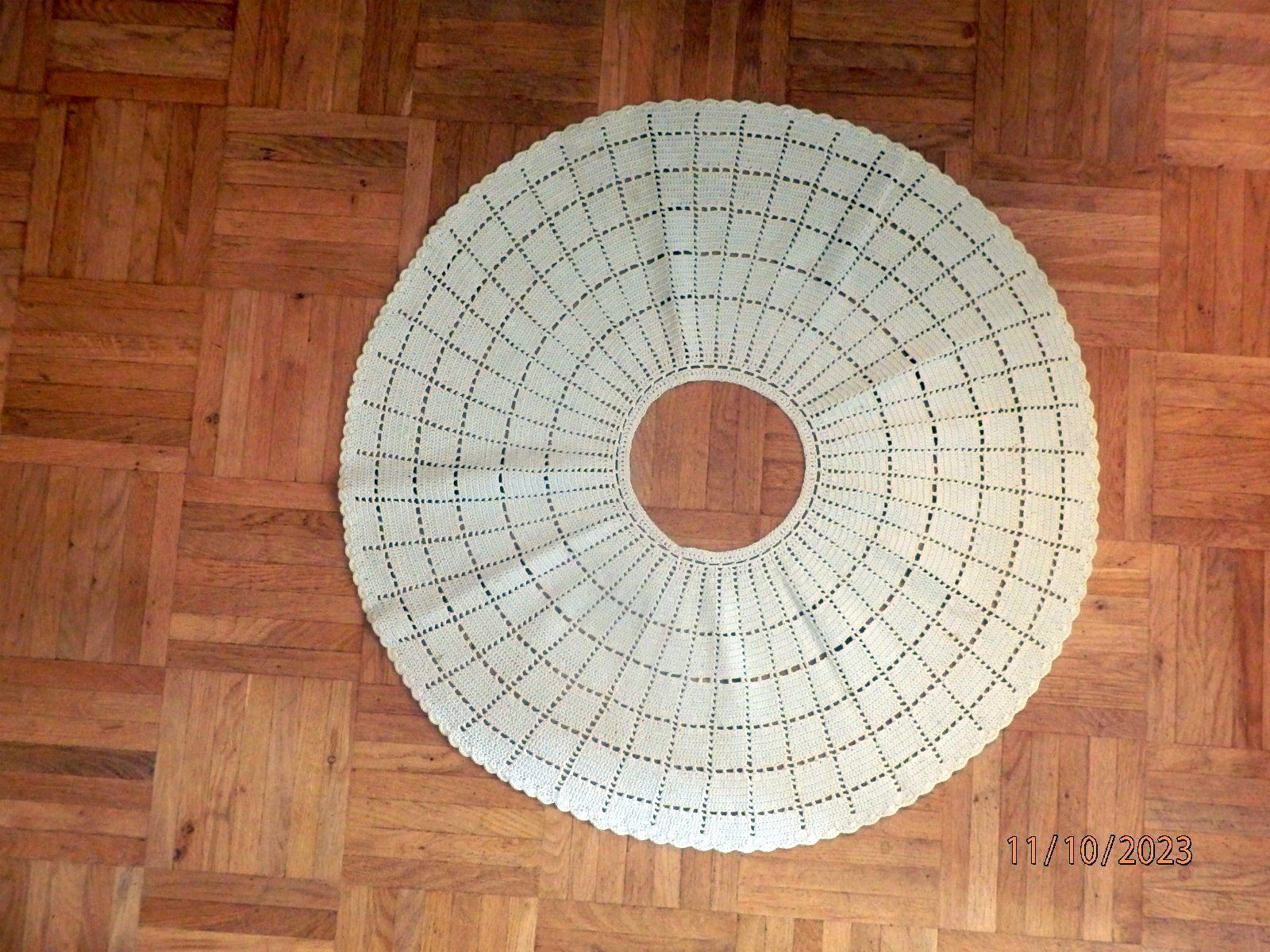 Altra biancheria da tavola: Tischdecke, rund, hellgrün, gehäkelt, 62cm, – Usato da Ueberstorf venduto da dinbau 1