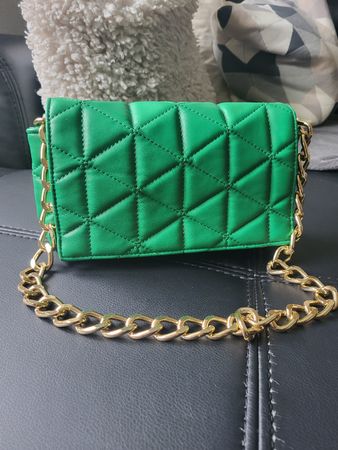Handtasche grün gesteppt