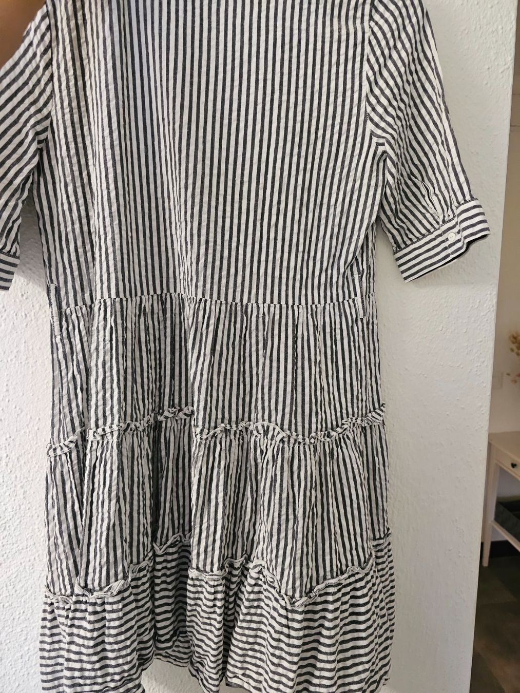 Kleider: Gestreiftes Kleid – Neu (gemäss Beschreibung) aus Kloten von Anni9129 1